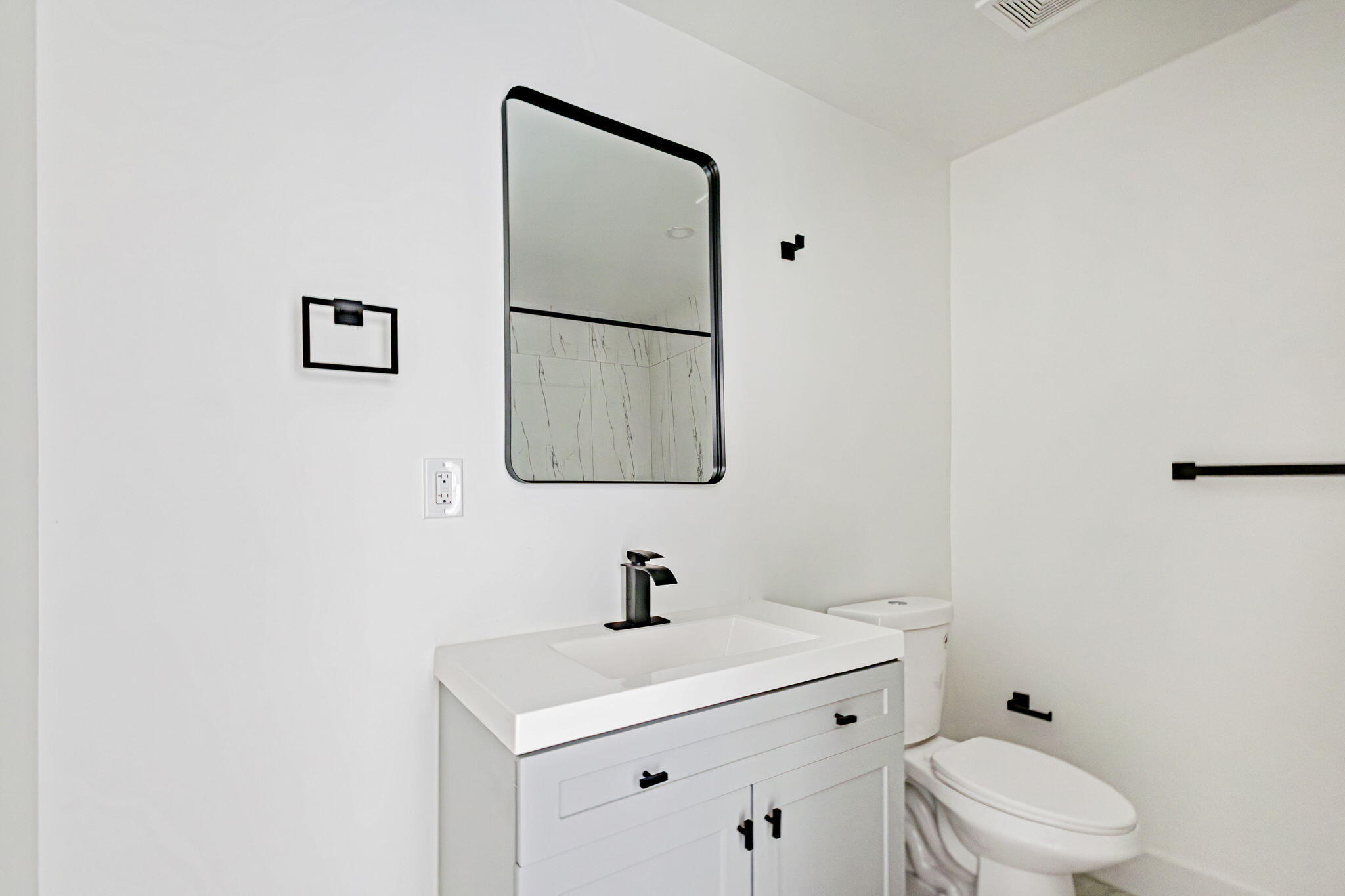 1432 West 35th Street Riviera Beach, FL 33404 - Photo 23 of 32 24-web-or-mls-5D1A7520-Enhanced-NR