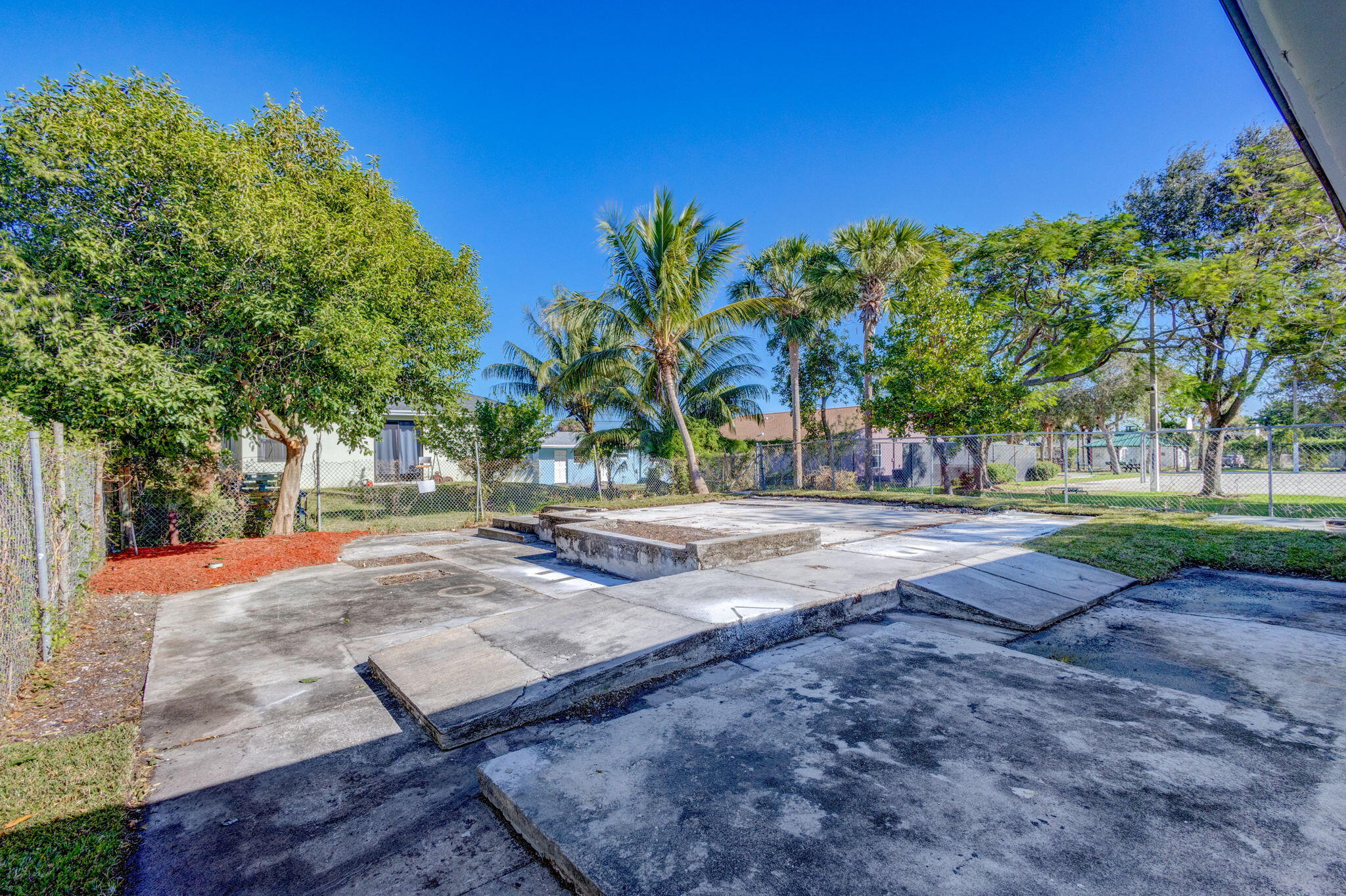 1432 West 35th Street Riviera Beach, FL 33404 - Photo 30 of 32 31-web-or-mls-5D1A7400JS