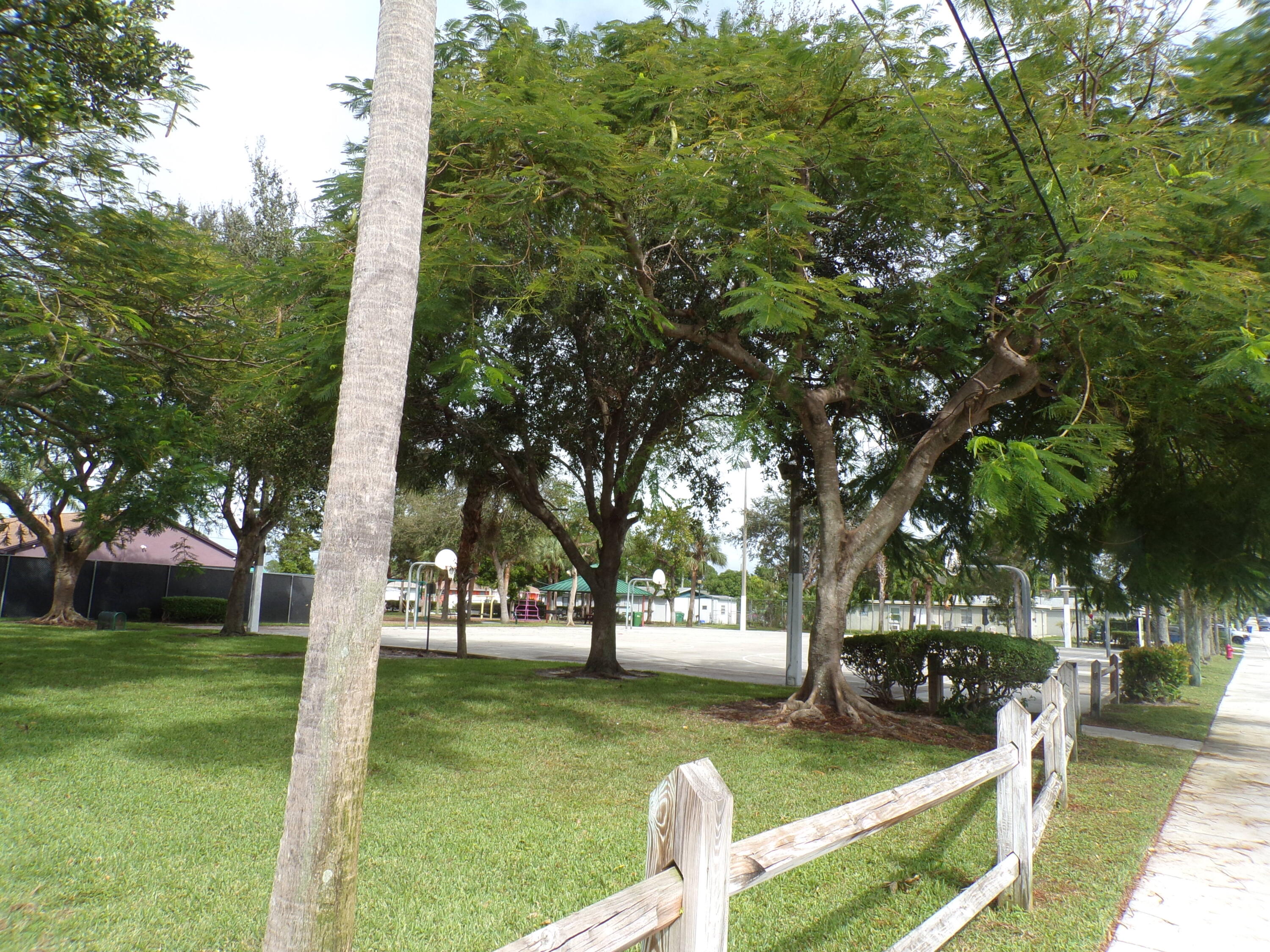1432 West 35th Street Riviera Beach, FL 33404 - Photo 4 of 32 137_2997
