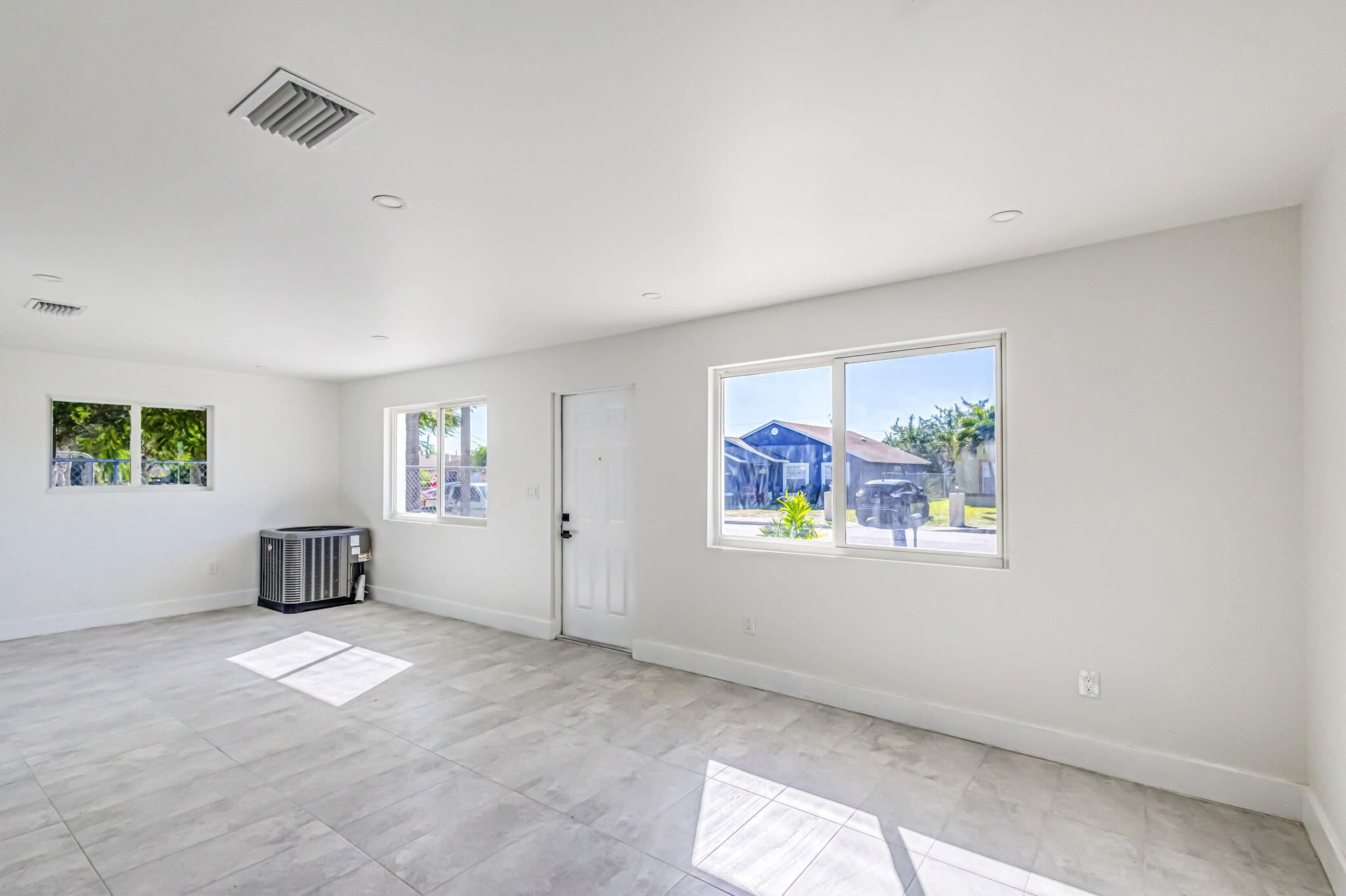 1432 West 35th Street Riviera Beach, FL 33404 - Photo 8 of 32 7-web-or-mls-15D1A7435JSInterior-Softnes