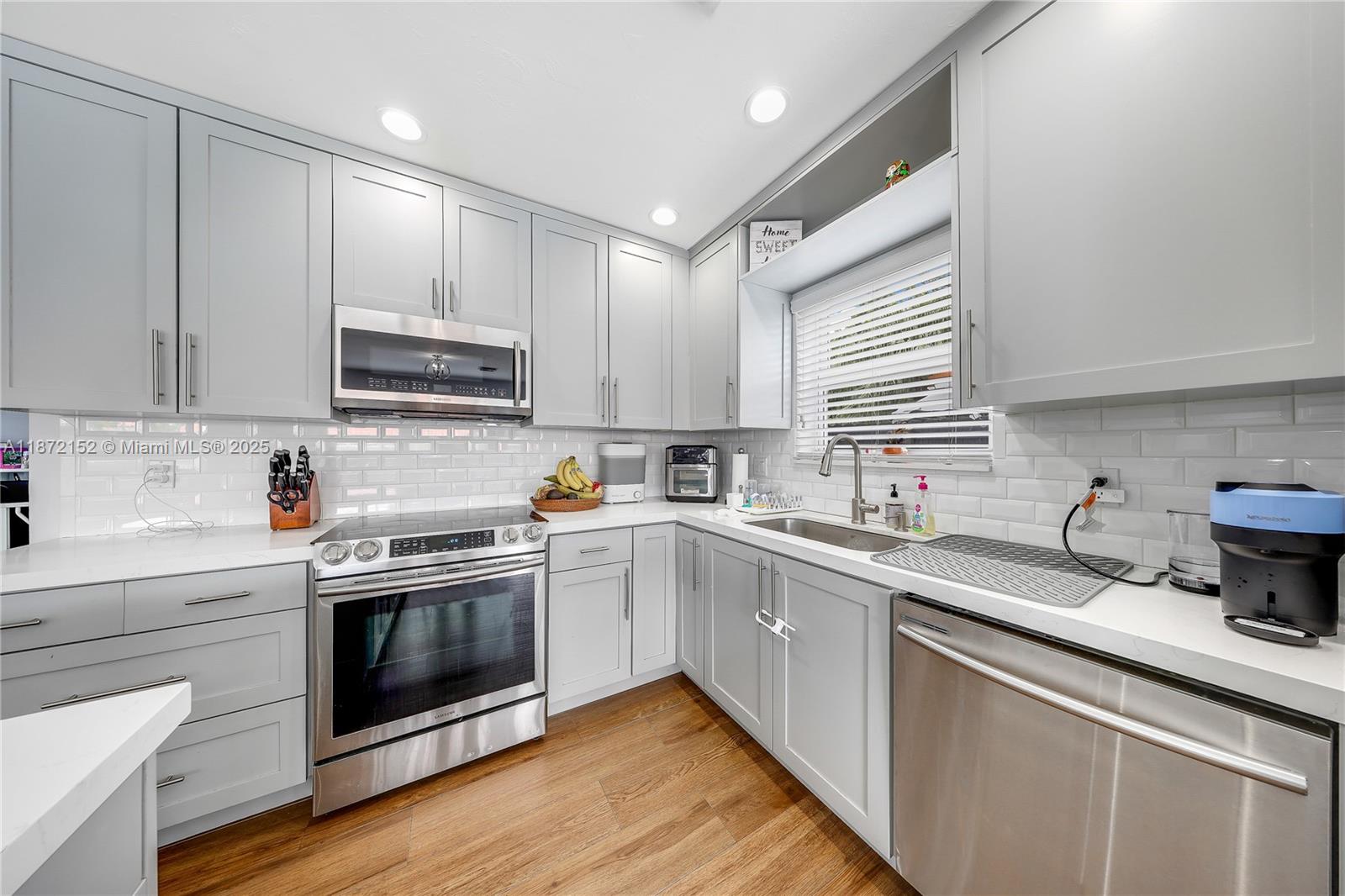 9271 Southwest 58th Terrace Miami, FL 33173 - Photo 5 of 21