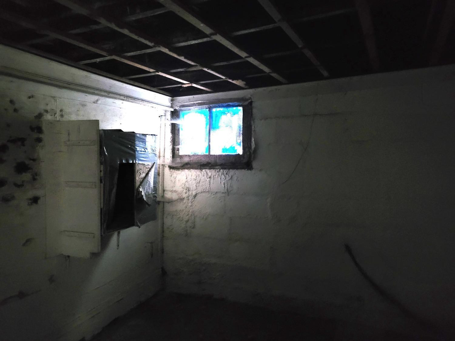 1736 Fillmore Street Gary, IN 46407 - Photo 12 of 14 a close up of a shower