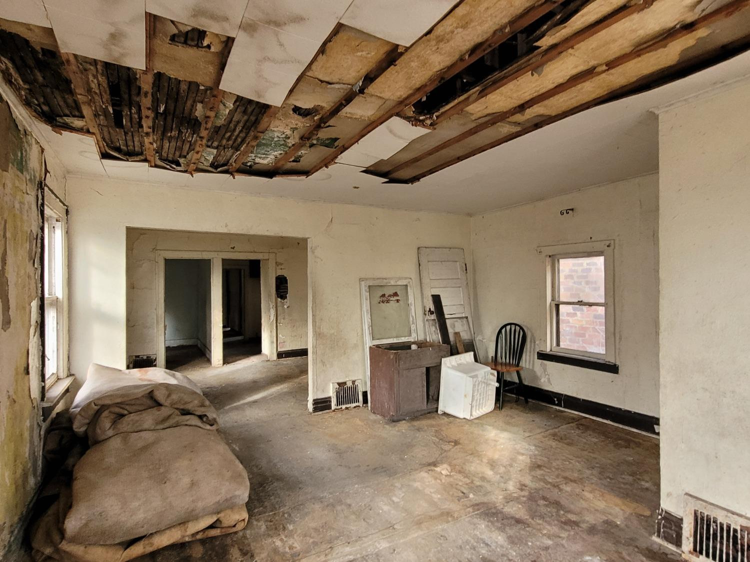 1736 Fillmore Street Gary, IN 46407 - Photo 3 of 14 a living room with furniture