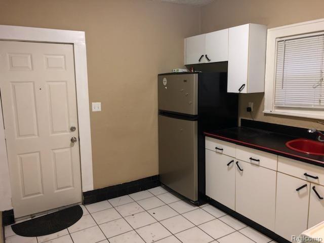 3 Utica Road Pontiac, MI 48341 - Photo 10 of 17