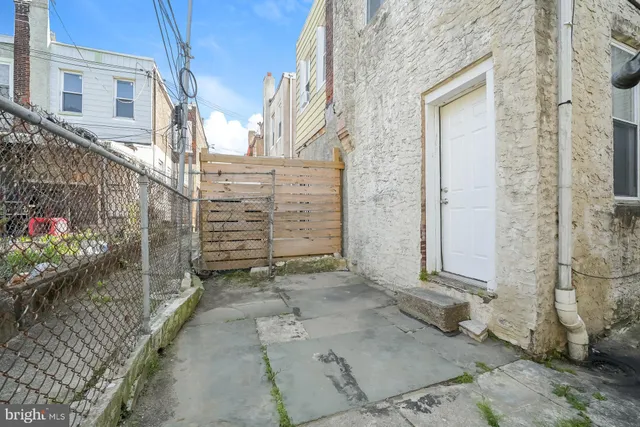 a view of a pathway along a building