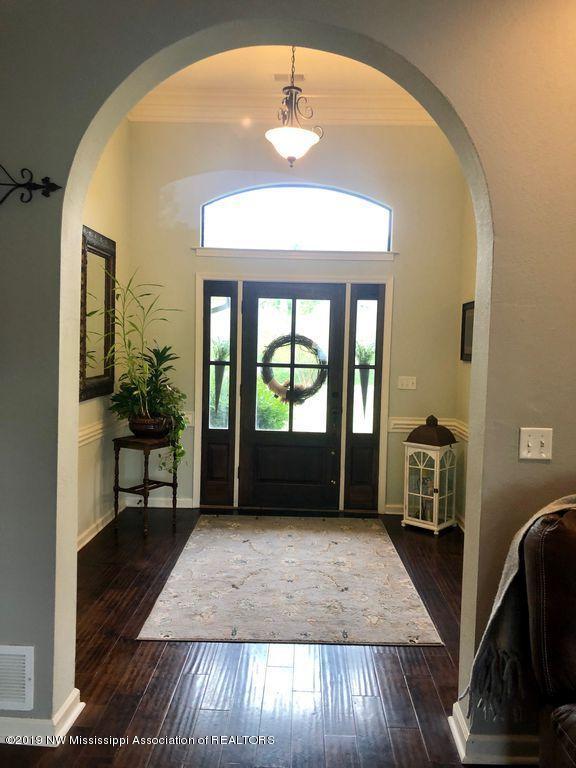 7420 Byhalia Road Olive Branch, MS 38654 - Photo 3 of 27 foyer