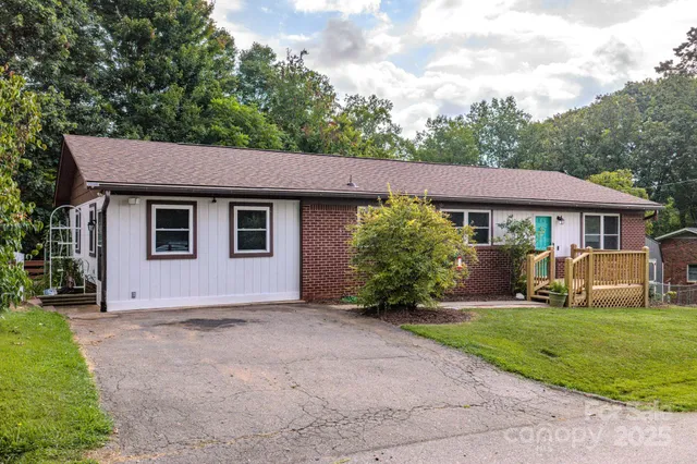 $399,900 | 85 Pine Ridge Road, Mars Hill, NC 28754