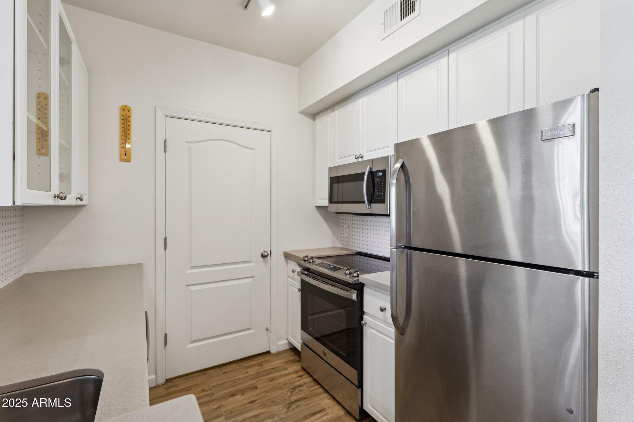 1701 East Colter Street, Unit 182 Phoenix, AZ 85016 - Photo 11 of 55 9-web-or-mls-1701-e-colter-st-182