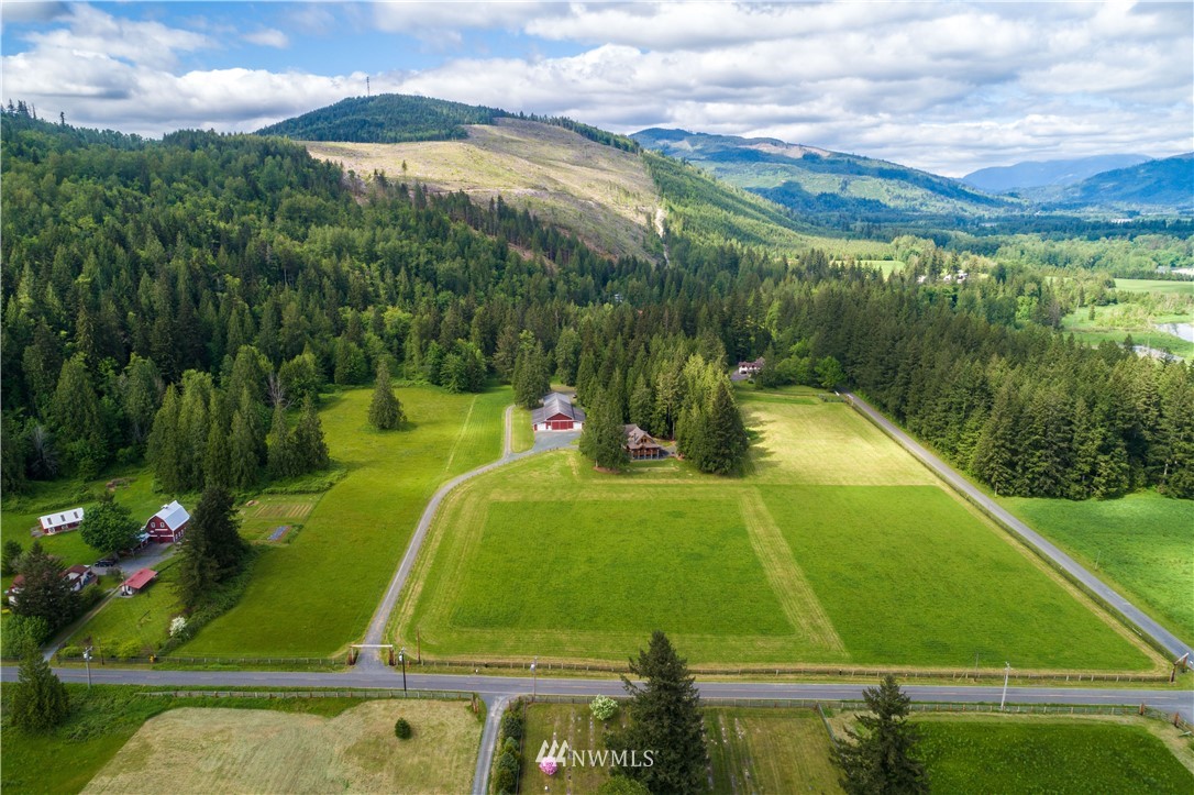 5052 Potter Road Deming, WA 98244 - Photo 3 of 37