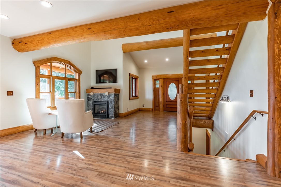 5052 Potter Road Deming, WA 98244 - Photo 5 of 37