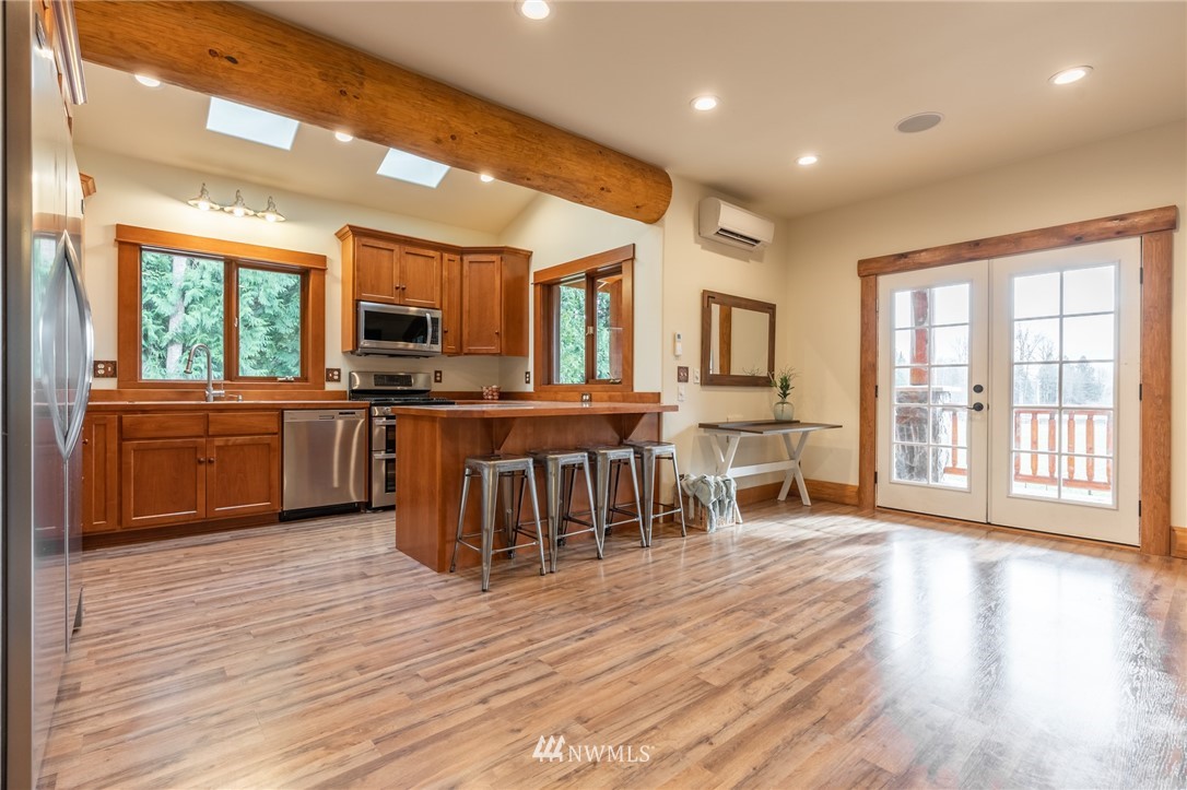 5052 Potter Road Deming, WA 98244 - Photo 9 of 37