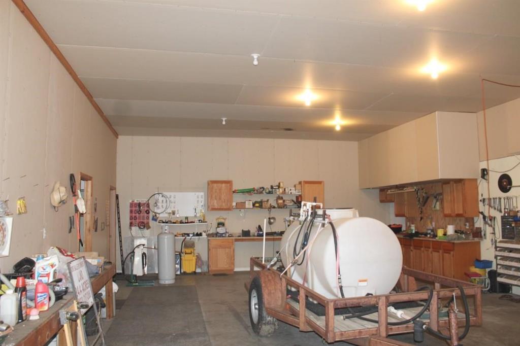 1365 Signal Road Quinlan, TX 75474 - Photo 26 of 33 a view of a room with gym equipment