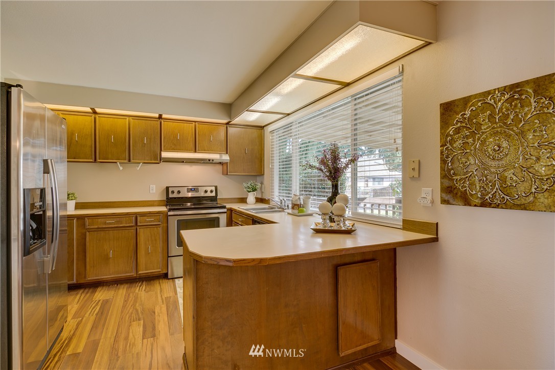 14204 145th Place Southeast Renton, WA 98059 - Photo 8 of 25 Gallery Image 8