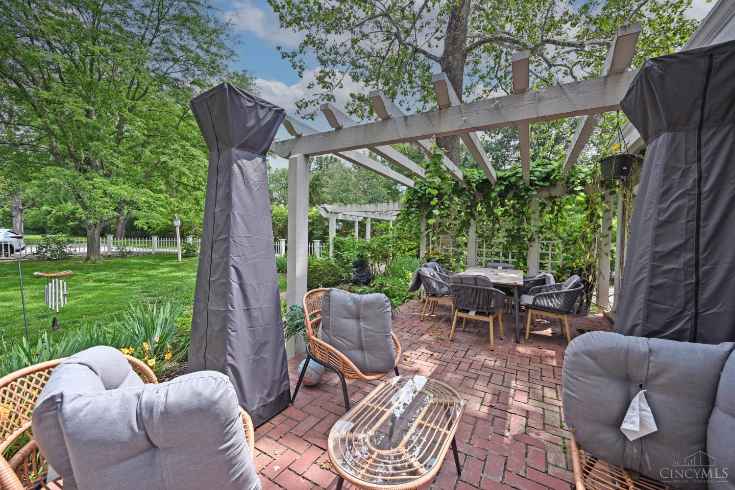 6900 Drake Road Cincinnati, OH 45243 - Photo 36 of 44