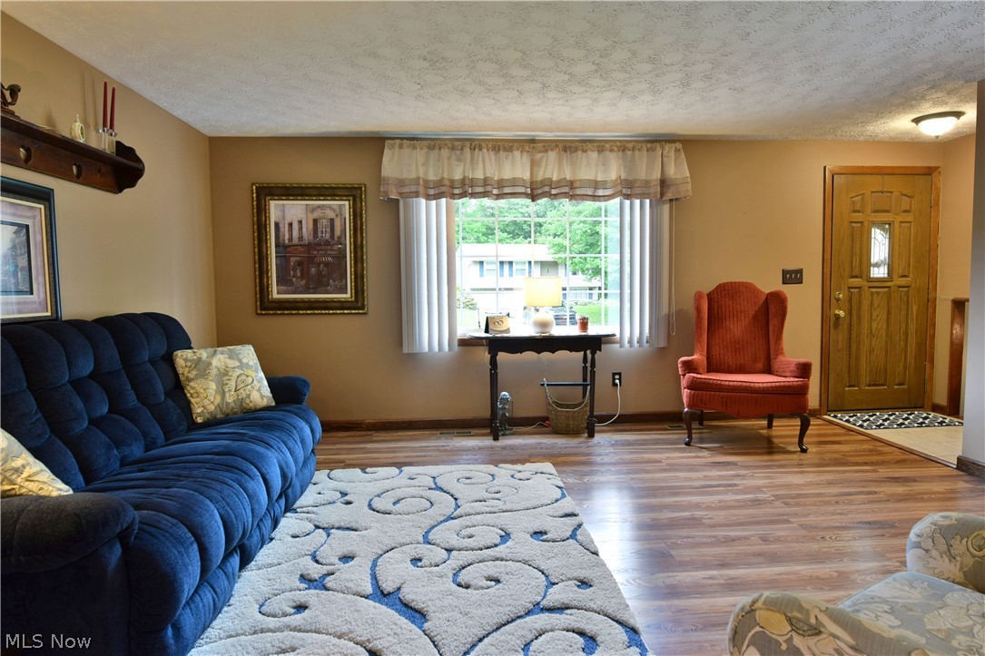 7712 Raglan Drive Northeast Warren, OH 44484 - Photo 8 of 35 Gallery Image 8