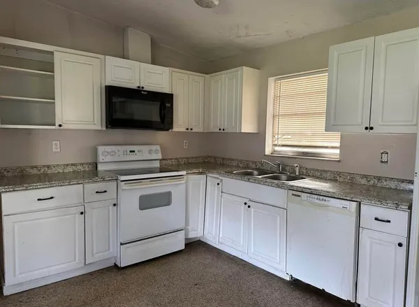 $279,000 | 3109 Ave B, Fort Pierce, FL 34947