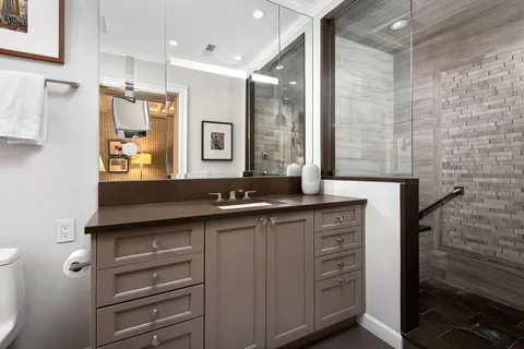 $2,095,000 | 229 East Lake Shore Drive, Unit 4E, Chicago, IL 60611