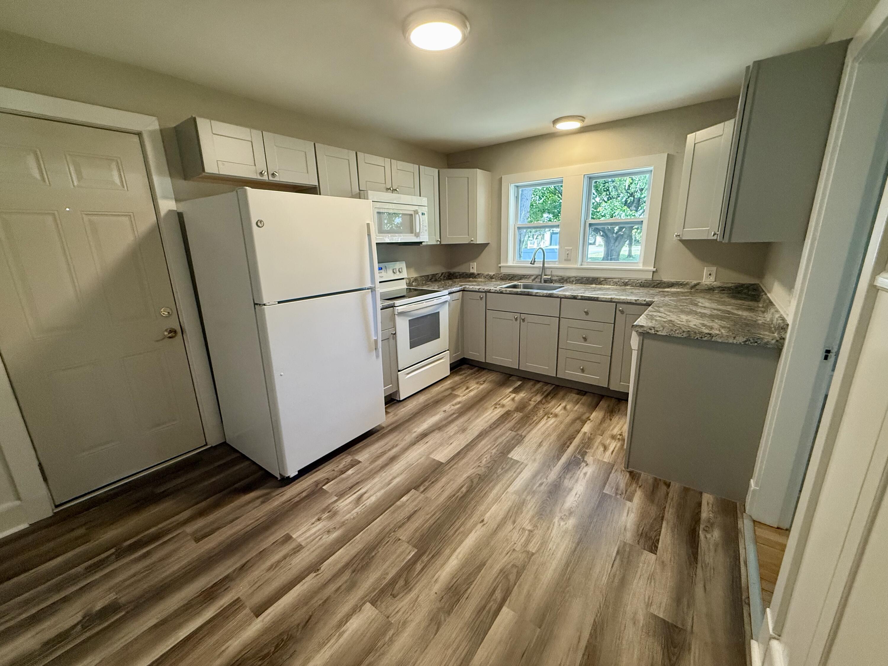 224 North Street, Unit 102 Saco, ME 04072 - Photo 12 of 37 IMG_3083