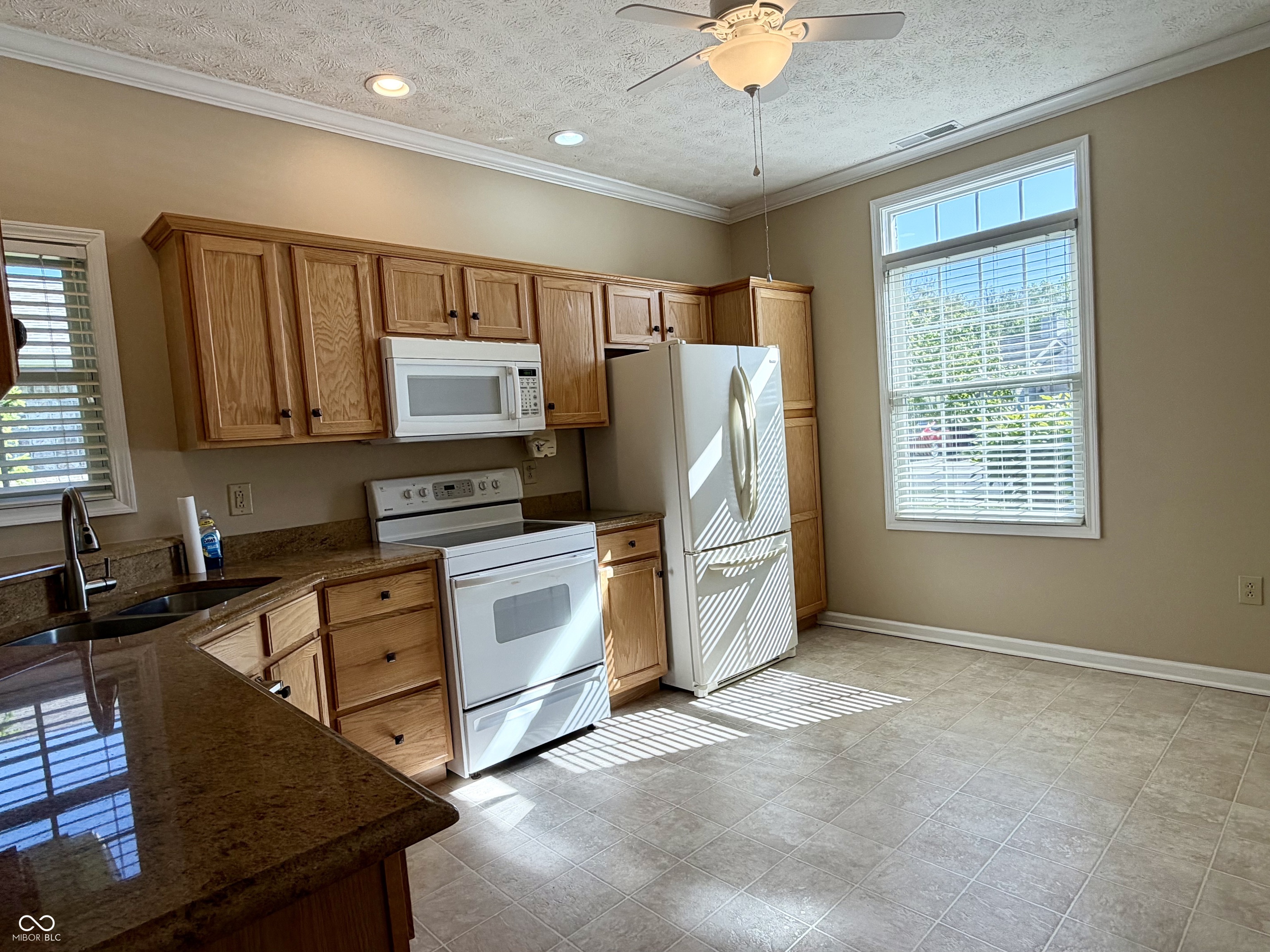 932 Kirkpatrick Place Greenfield, IN 46140 - Photo 9 of 24