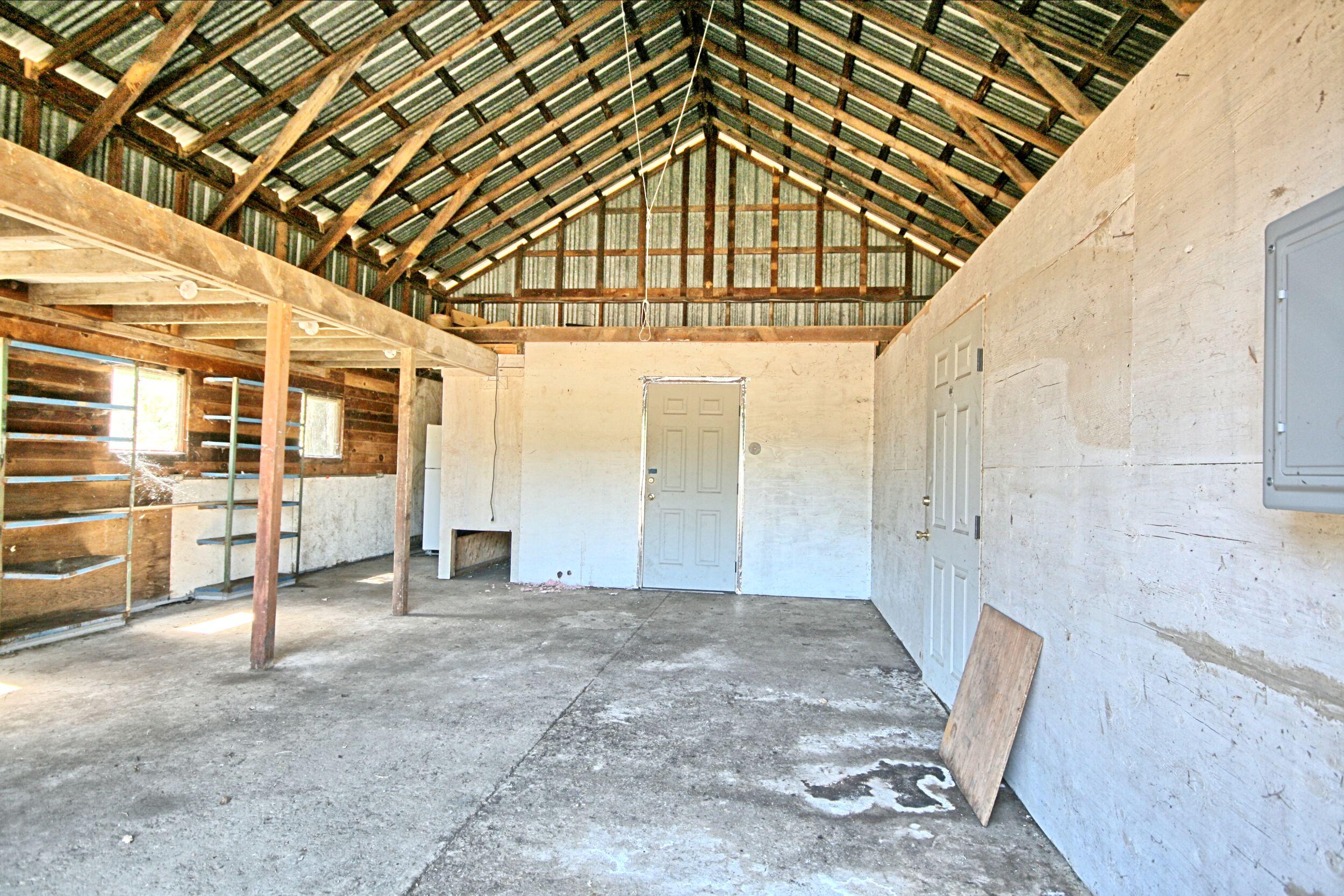 199 Powell Creek Road Williams, OR 97544 - Photo 55 of 57 shop interior