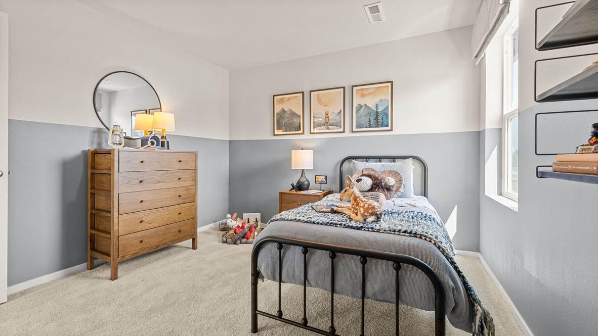 61163 Southeast Splendor Lane Bend, OR 97702 - Photo 22 of 35 021 Bedroom
