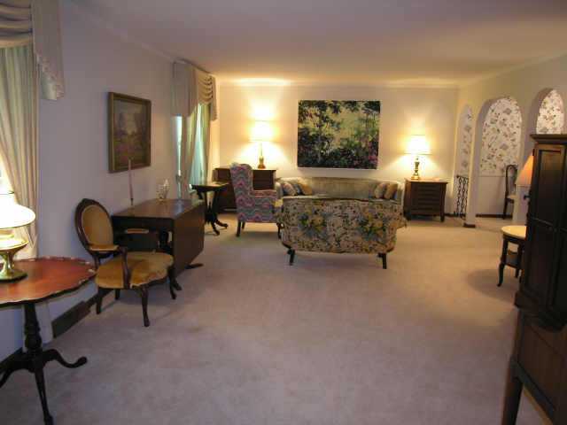 1421 Castleton Road North Columbus, OH 43220 - Photo 2 of 5 Gallery Image 2