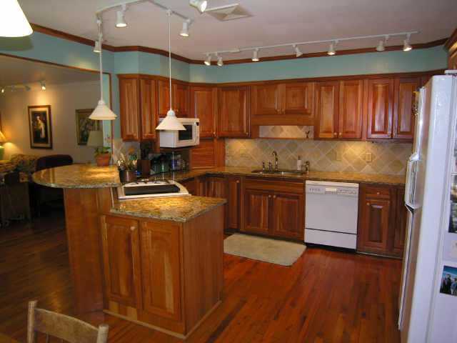 1421 Castleton Road North Columbus, OH 43220 - Photo 3 of 5 Gallery Image 3