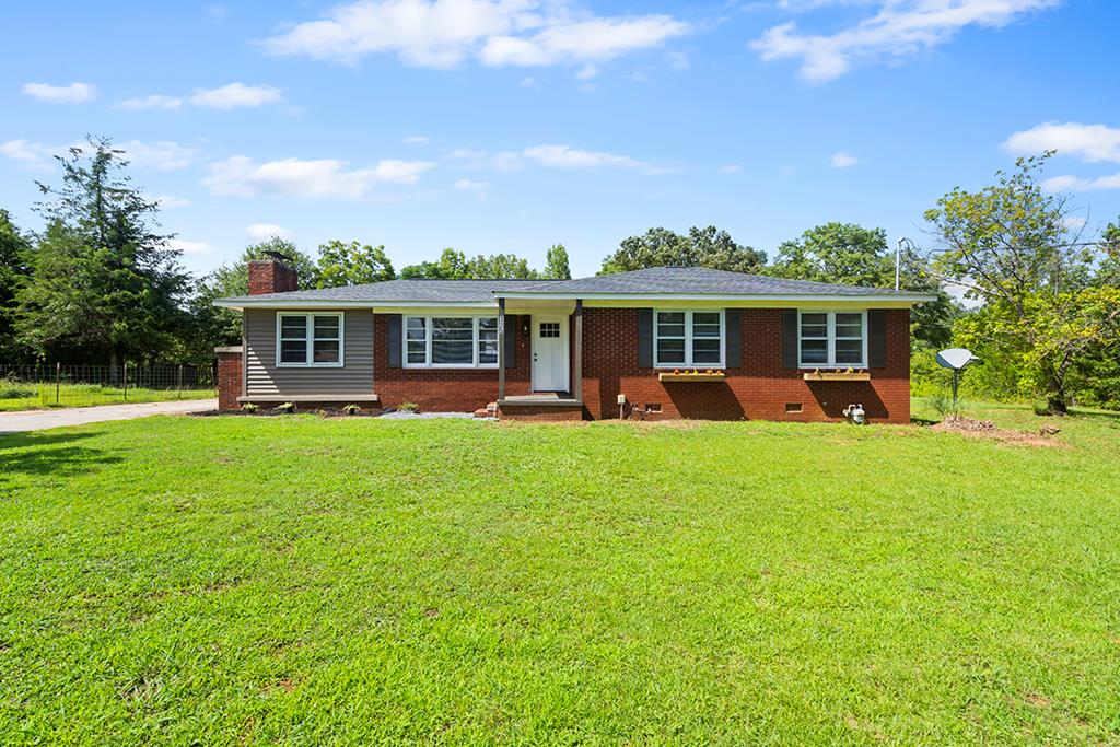 325 Mathews Heights Road Greenwood, SC 29646 - Photo 1 of 20 Gallery Image 1