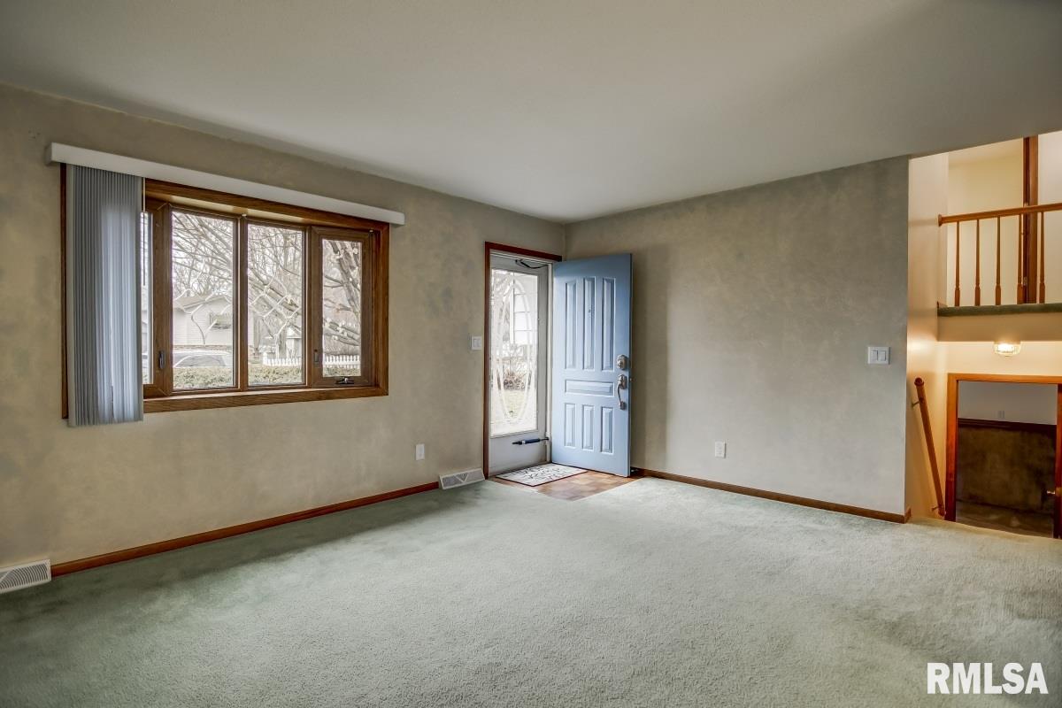 40 Cheyenne Drive Springfield, IL 62711 - Photo 3 of 41