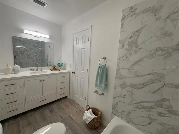 $1,699 | 4033 Henley Road, Unit 1707, Orlando, FL 32839