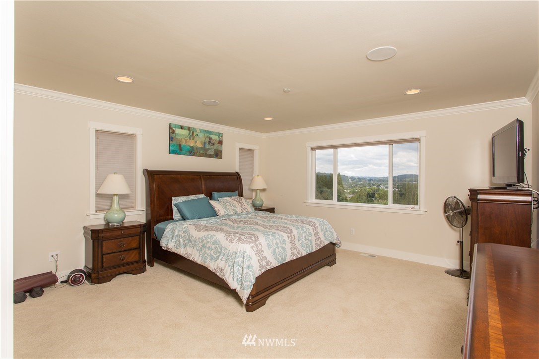 12122 Northeast 174th Street Bothell, WA 98011 - Photo 12 of 22 Gallery Image 12