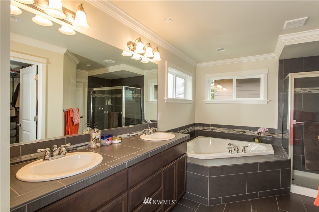 12122 Northeast 174th Street Bothell, WA 98011 - Photo 14 of 22 Gallery Image 14