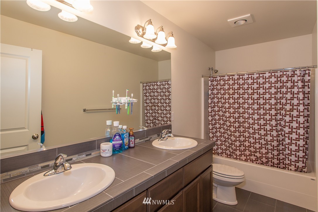 12122 Northeast 174th Street Bothell, WA 98011 - Photo 16 of 22 Gallery Image 16