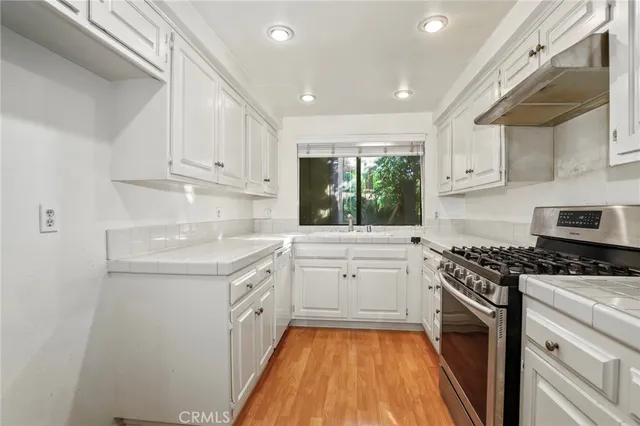 $989,000 | 33 Northwoods Lane, La Crescenta, CA 91214