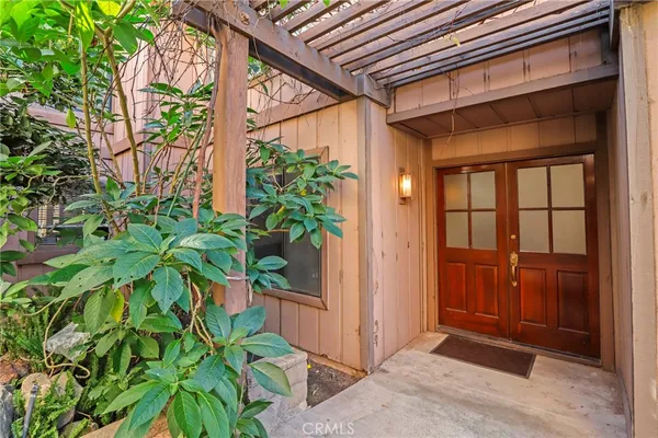 $949,000 | 33 Northwoods Lane, La Crescenta, CA 91214