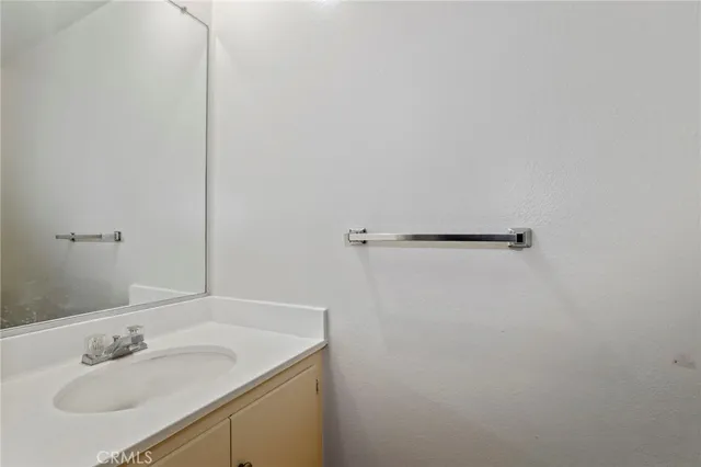 $989,000 | 33 Northwoods Lane, La Crescenta, CA 91214