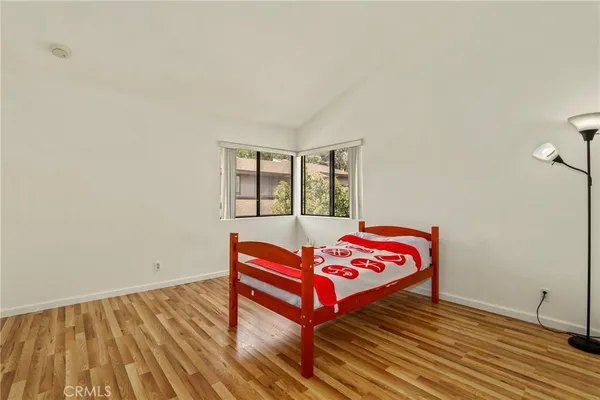 $949,000 | 33 Northwoods Lane, La Crescenta, CA 91214