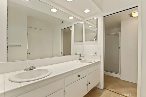 $949,000 | 33 Northwoods Lane, La Crescenta, CA 91214