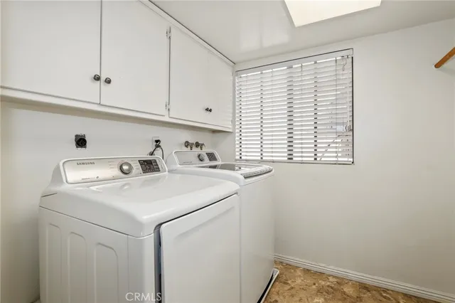 $989,000 | 33 Northwoods Lane, La Crescenta, CA 91214