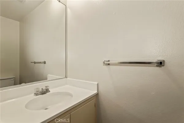 $949,000 | 33 Northwoods Lane, La Crescenta, CA 91214