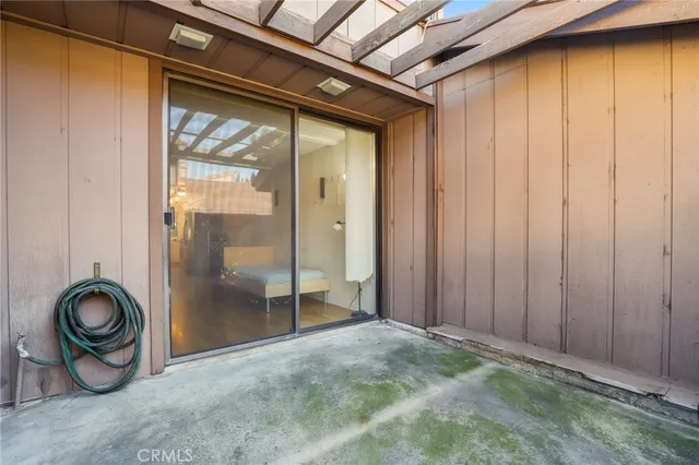 $989,000 | 33 Northwoods Lane, La Crescenta, CA 91214