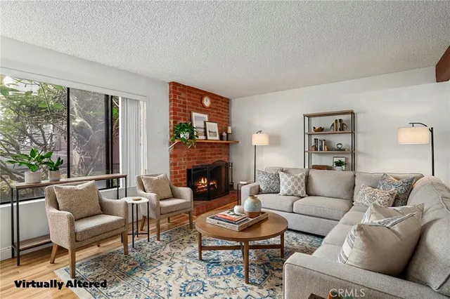 $989,000 | 33 Northwoods Lane, La Crescenta, CA 91214