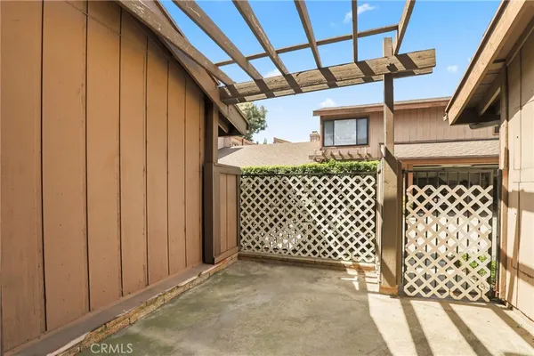 $949,000 | 33 Northwoods Lane, La Crescenta, CA 91214