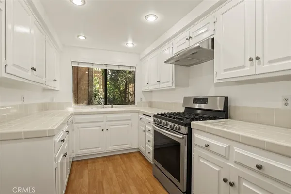 $949,000 | 33 Northwoods Lane, La Crescenta, CA 91214