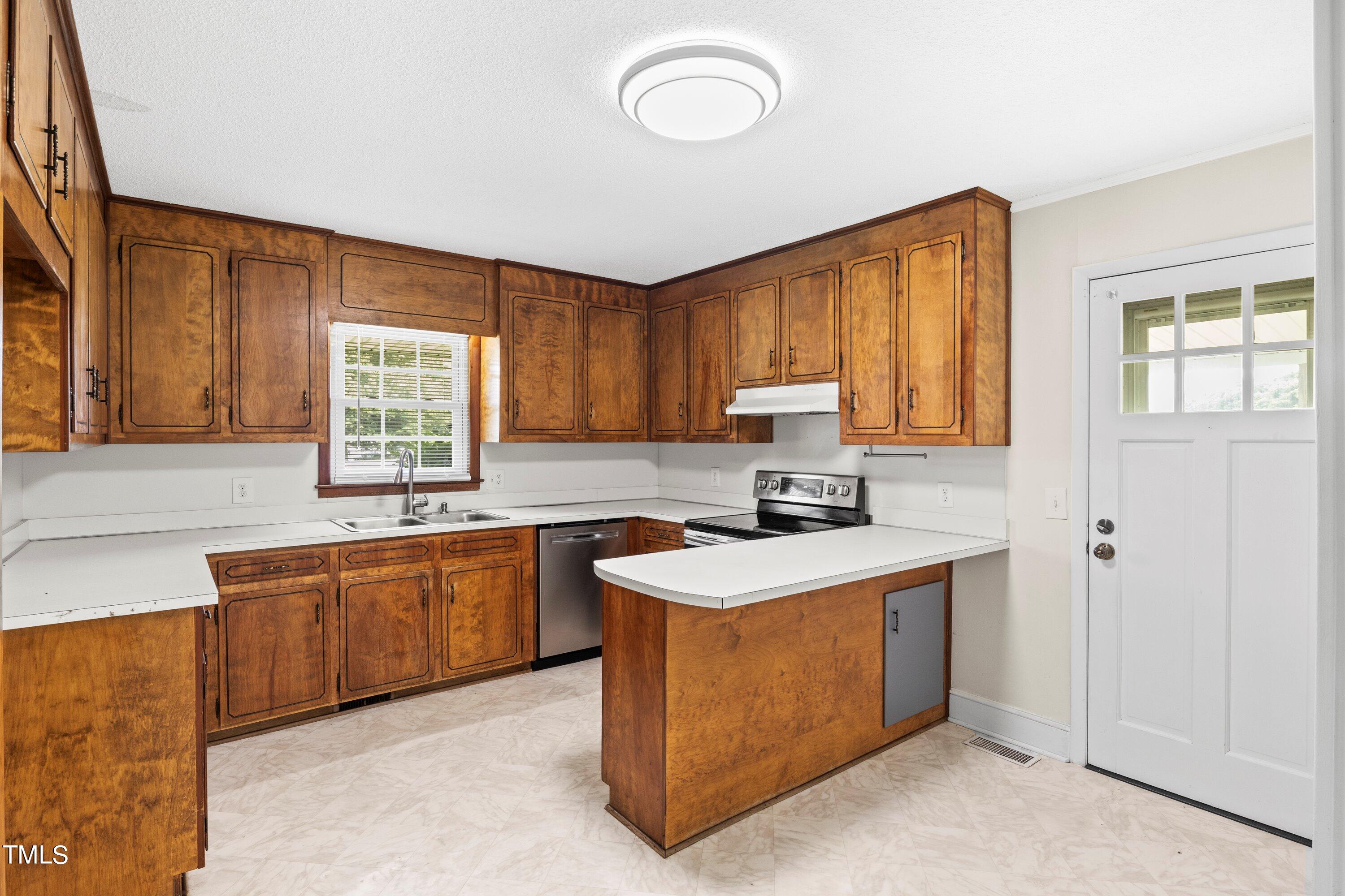 11 Partin Road Dunn, NC 28334 - Photo 13 of 46 31-2024060611 Partin Rd032