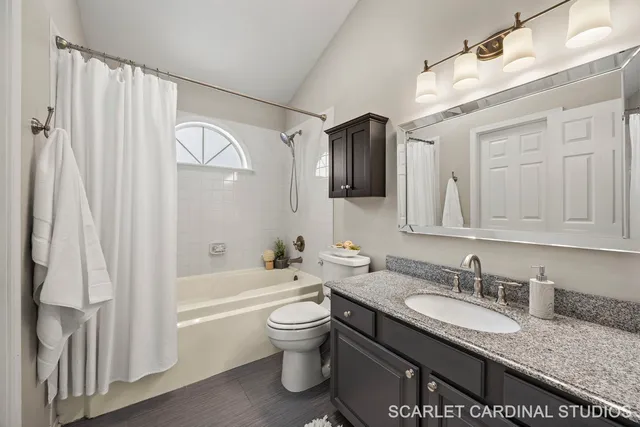 $535,000 | 295 Meadowview Lane, Aurora, IL 60502