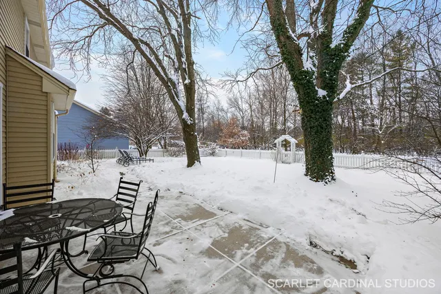 $535,000 | 295 Meadowview Lane, Aurora, IL 60502