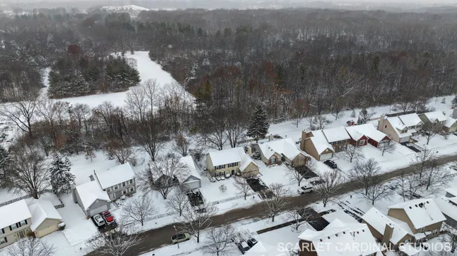 $535,000 | 295 Meadowview Lane, Aurora, IL 60502