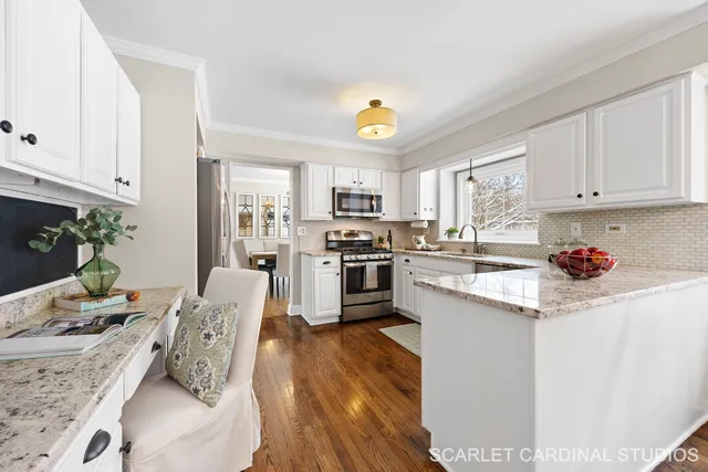 $535,000 | 295 Meadowview Lane, Aurora, IL 60502