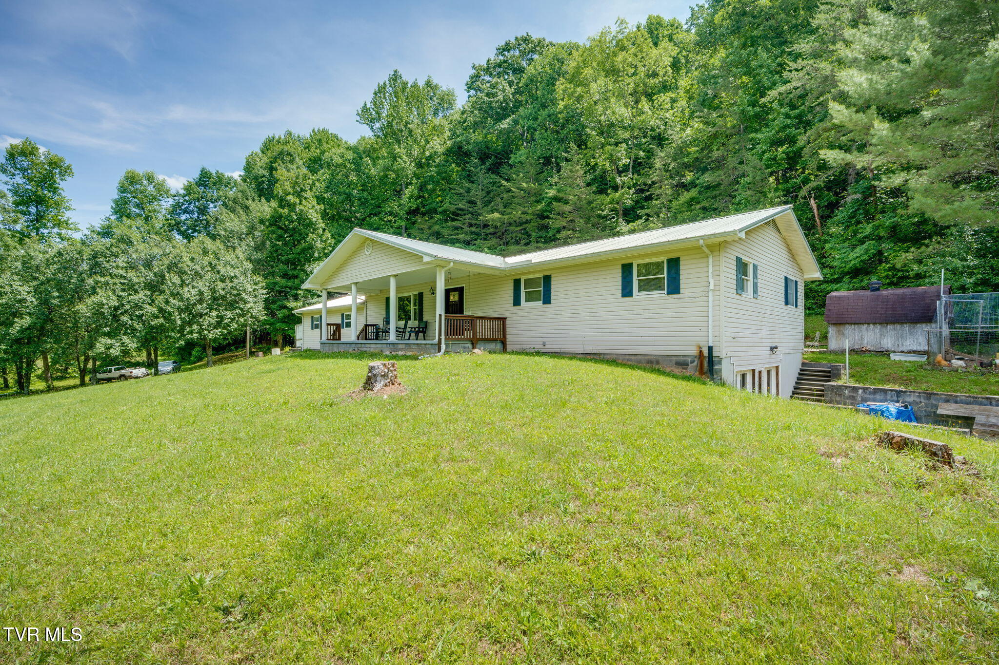 959 Dry Creek Road Jonesborough, TN 37659 - Photo 3 of 54 003
